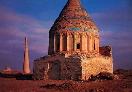 The mausoleum of the Khwarezmian King Tekesh :: The mausoleum of the Khwarezmian King Tekesh in Kunya Urgench. Twelfth century.