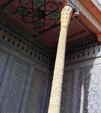 Iwan of the harem in Tash Hauli :: Iwan - vaulted hall open at one end.