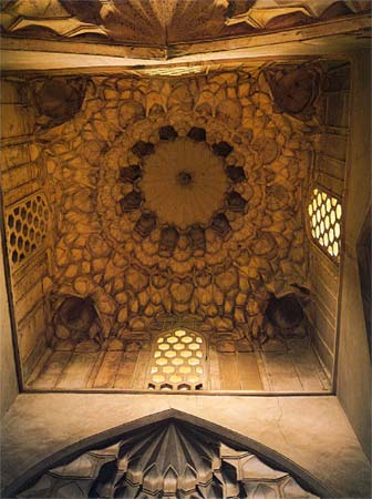 The double-cupola mausoleum :: The celling of the smaller chamber
