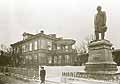 Monument to Knop L.G. and Director's House