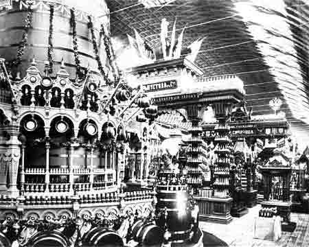 Витрины Шустова и Смирнова на Нижегородской выставке - ярмарке 1896 года